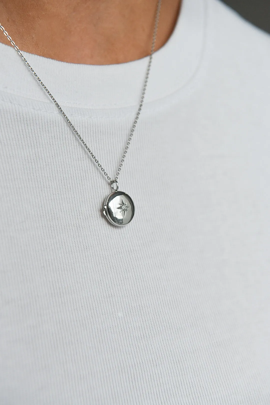 9ct White Gold Round Diamond Locket