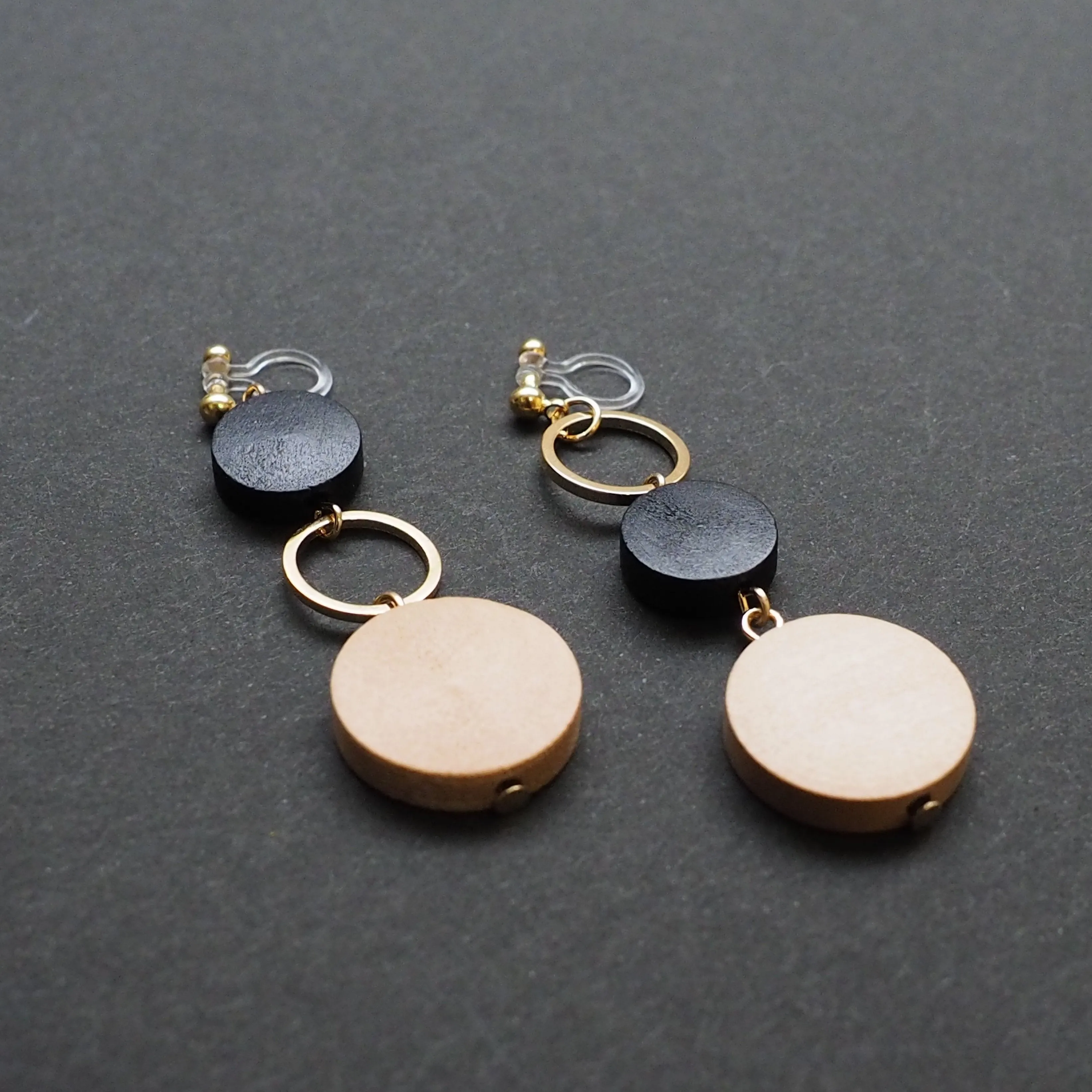 Beige and black wood invisible clip on earrings