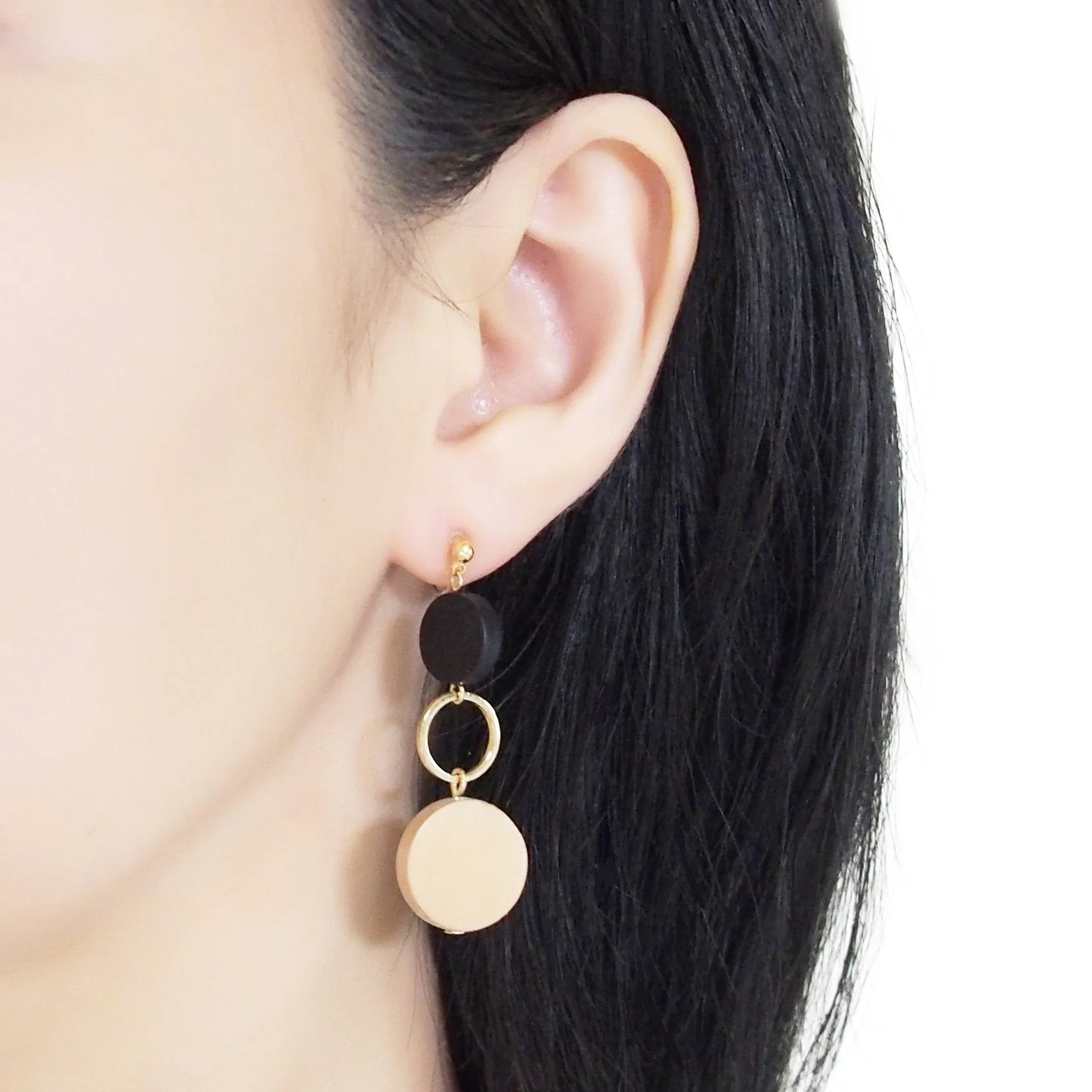 Beige and black wood invisible clip on earrings