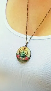 Black Blossoms Vintage Theme Photo Locket