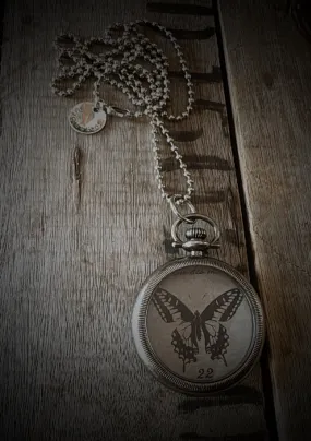 CAPTURED LOCKET NECKLACE - NEW BEGINNINGS