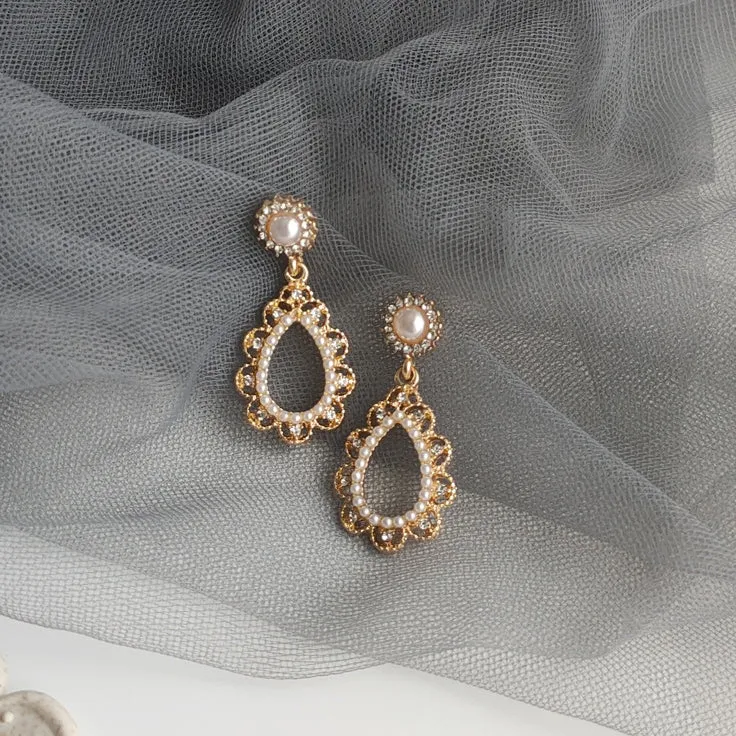 Dangle White Pearl Teardrop Invisible Clip On Earrings