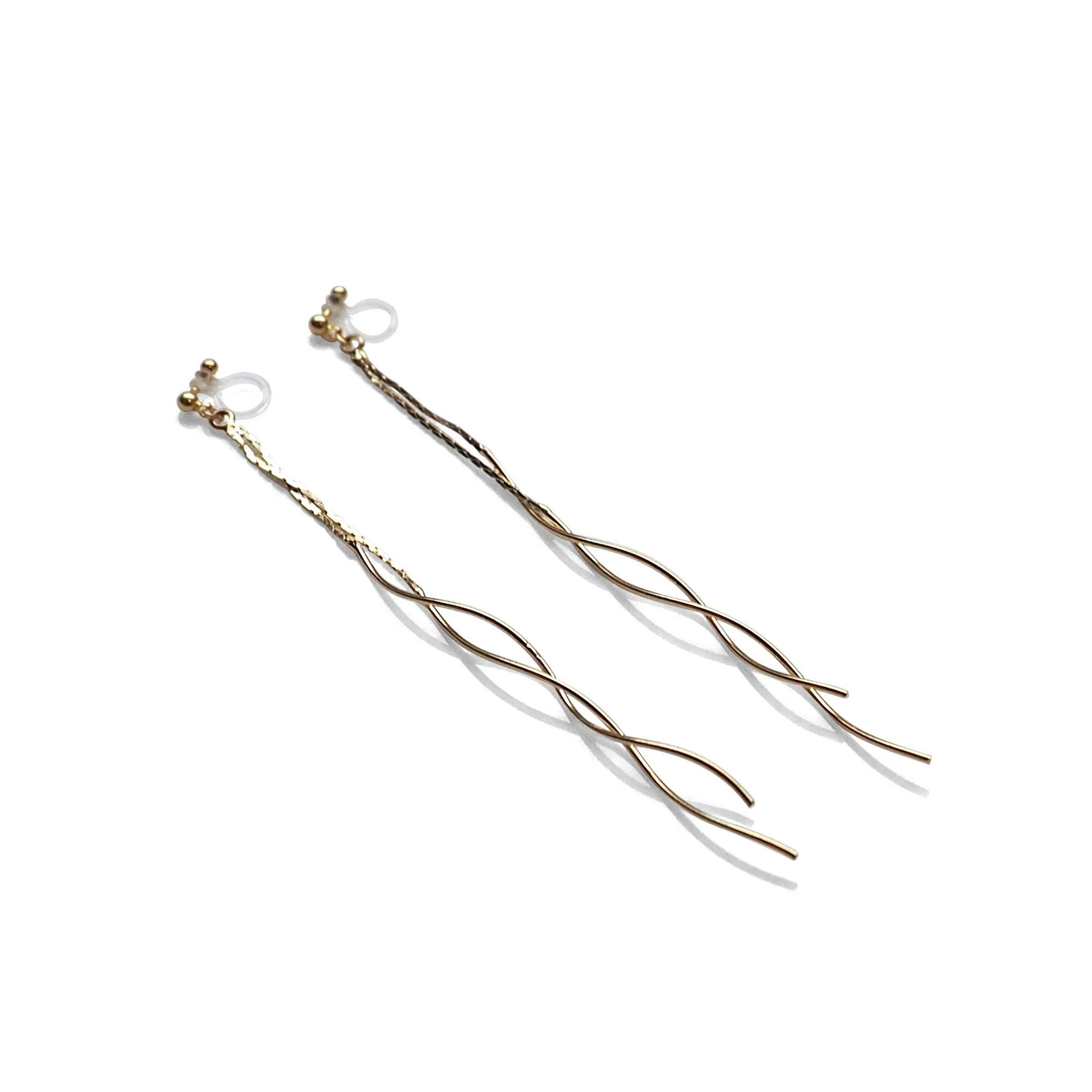 Double wave bar invisible clip on earrings ( Gold tone )