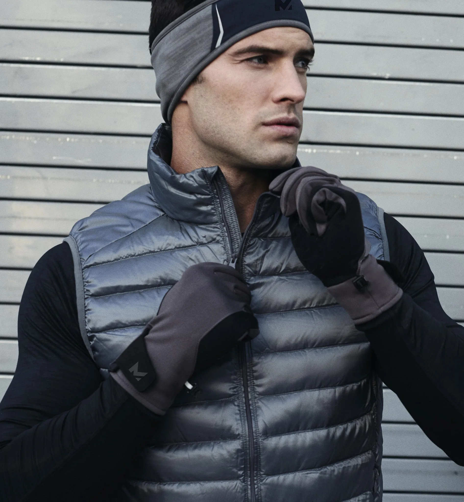 Men's RadiantActive Outdoor Training and Running Performance Midweight Gloves | Black