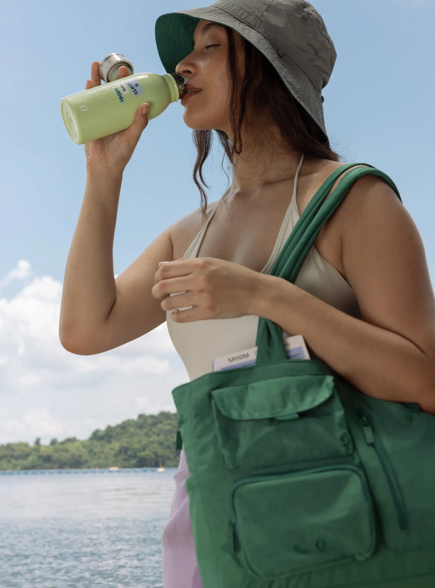 Reversible Multi-Pocket Tote (Moringa)
