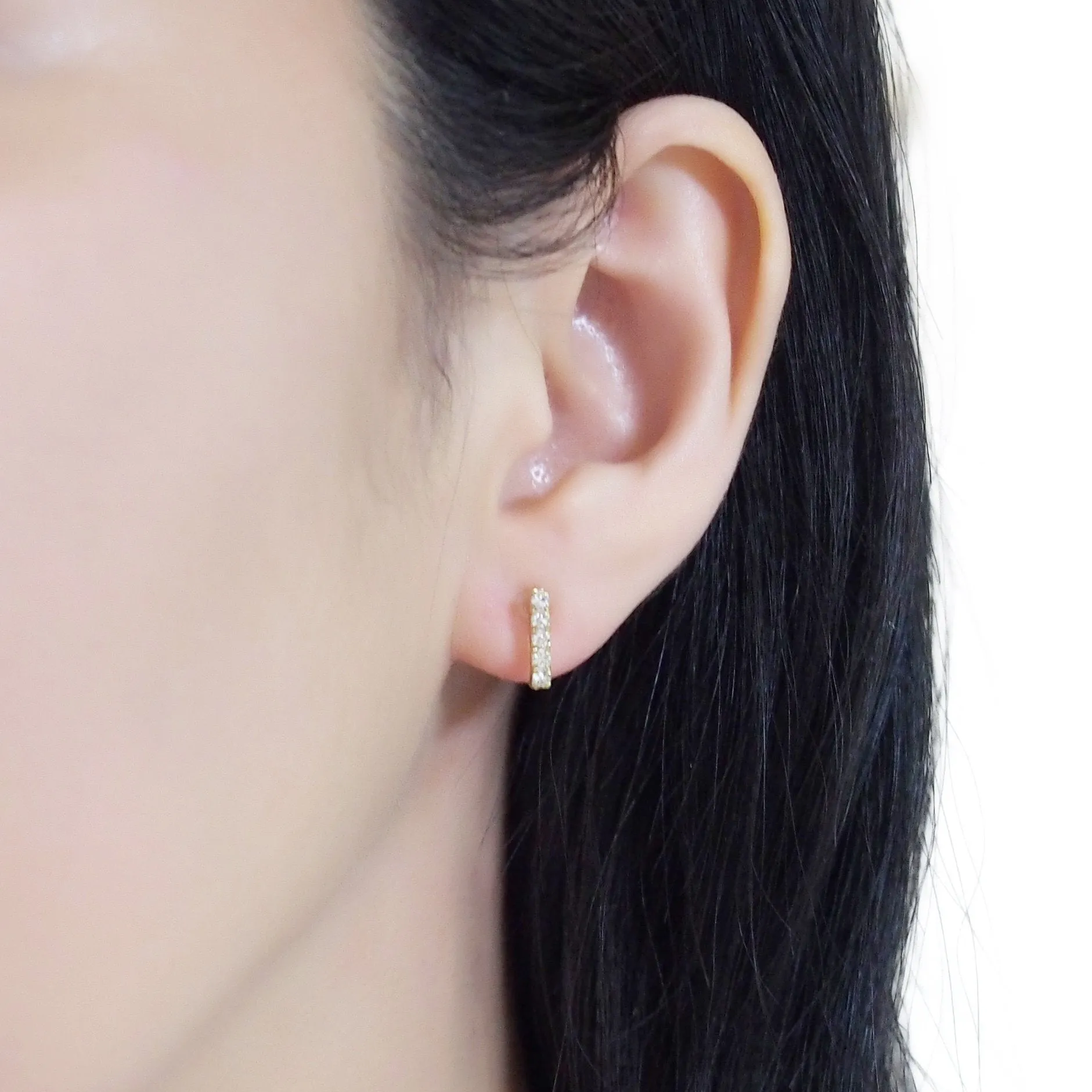 Short rhinestone bar invisible clip on earrings ( Gold tone )